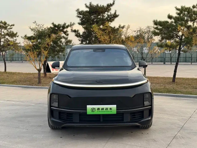 Li Auto L8 — Фото автомобиля 2