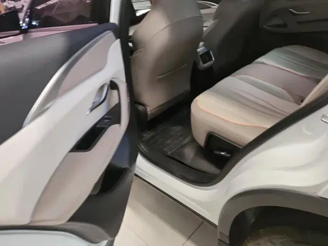 BYD Song Pro — Фото автомобиля 11
