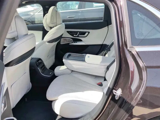 Mercedes-Benz E-Class — Фото автомобиля 5