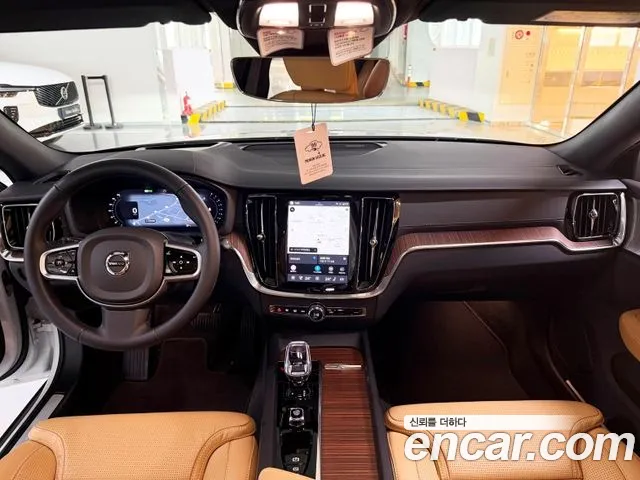 Volvo V60 Cross Country 2nd Gen — Фото автомобиля 7