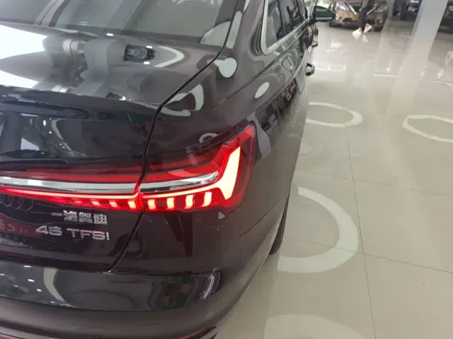 Audi A6L — Фото автомобиля 7