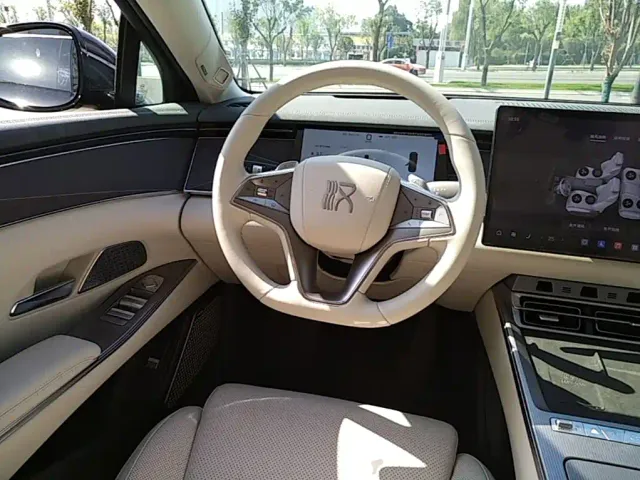BYD Han L — Фото автомобиля 10
