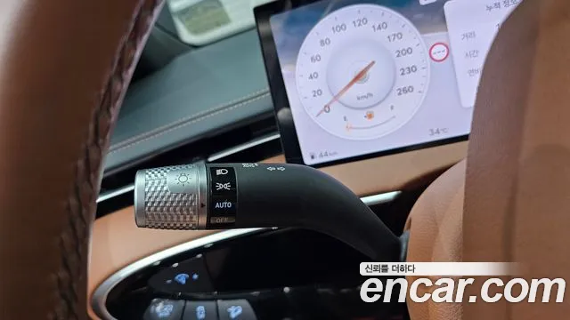 Genesis GV70 2.5T Бензин AWD — Фото автомобиля 28