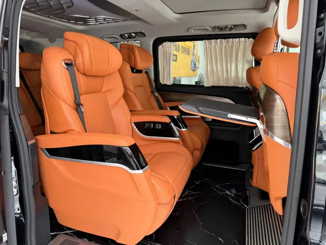 Mercedes-Benz V-Class — Фото автомобиля 15