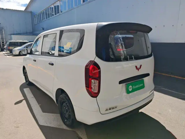 Wuling Hongguang — Фото автомобиля 23