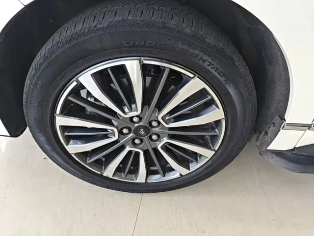 Ford Edge — Фото автомобиля 22