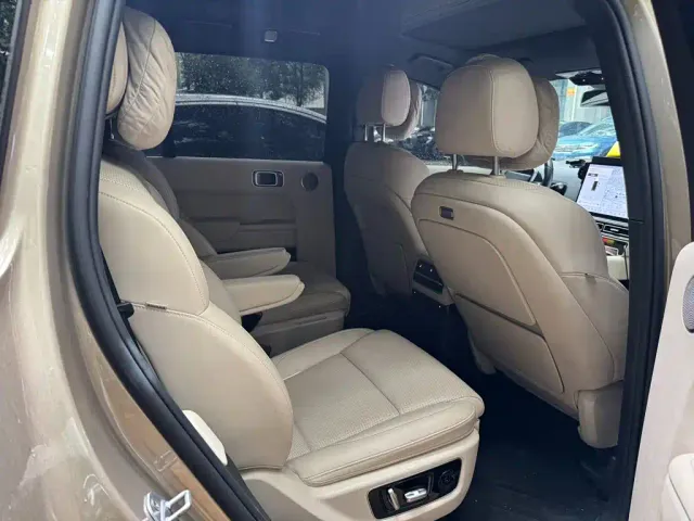 Li Auto L9 — Фото автомобиля 8