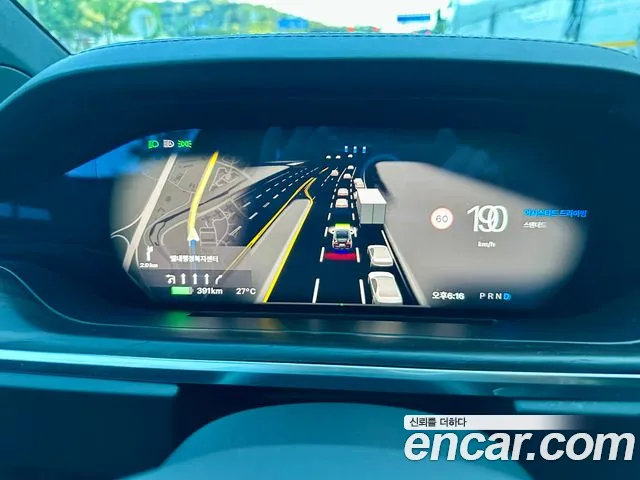 Tesla Model X — Фото автомобиля 4