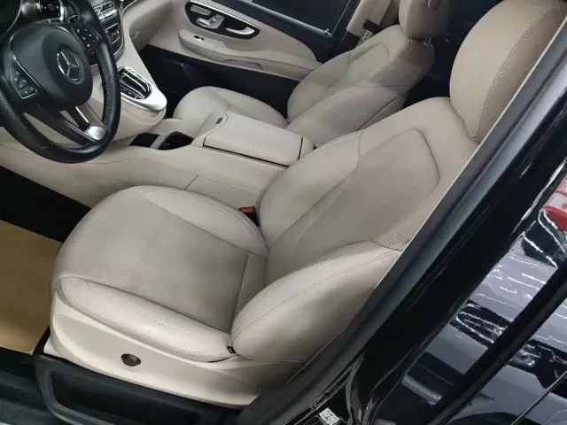 Mercedes-Benz V-Class — Фото автомобиля 11