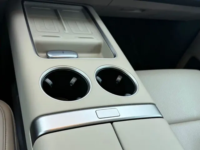 Li Auto MEGA — Фото автомобиля 13