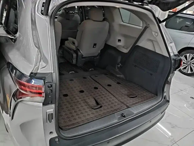 Toyota Sienna — Фото автомобиля 18