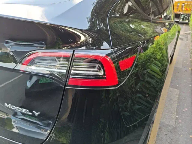 Tesla Model Y — Фото автомобиля 7