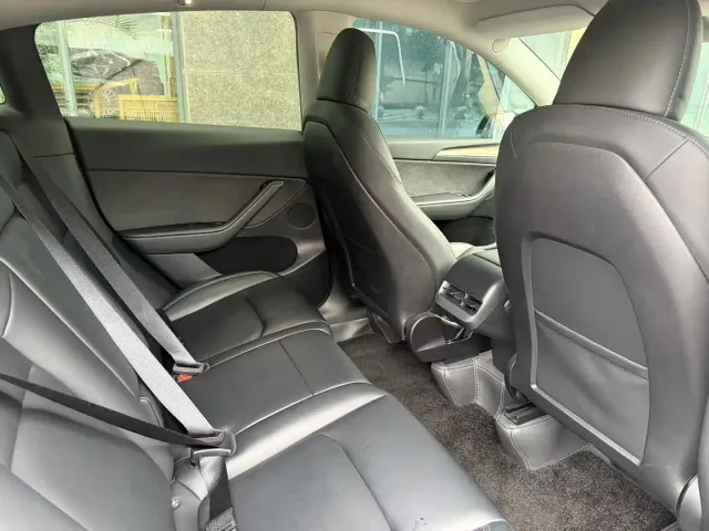 Tesla Model Y — Фото автомобиля 7