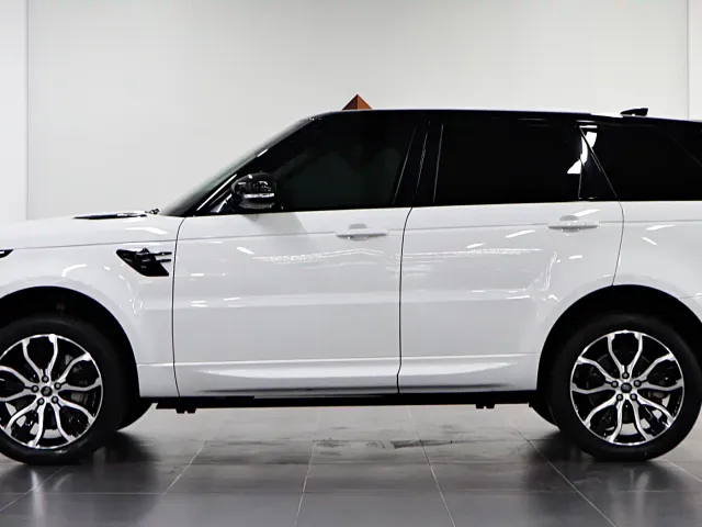 Land Rover Range Rover Sport — Фото автомобиля 7