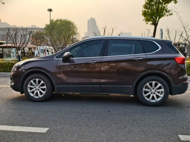 Buick Envision Plus — Фото автомобиля 8