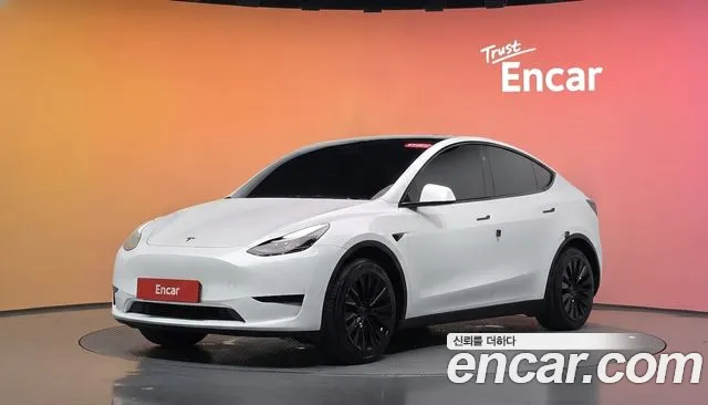 Фотография автомобиля — Tesla Model Y