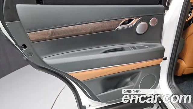 Genesis GV80 — Фото автомобиля 14