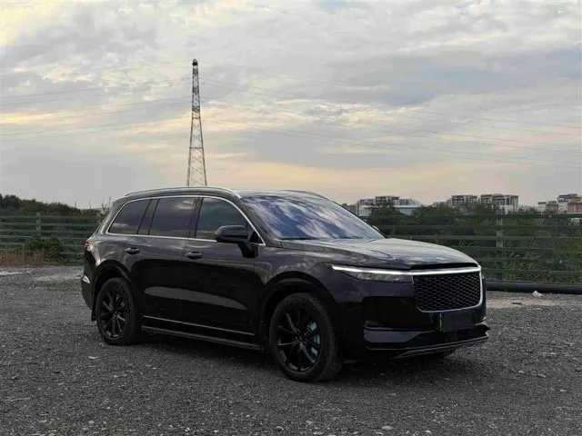 Li Auto ONE — Фото автомобиля 3