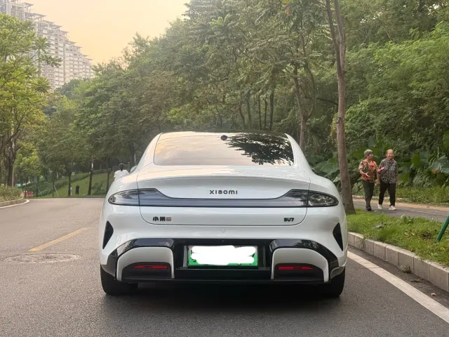 Xiaomi SU7 — Фото автомобиля 11