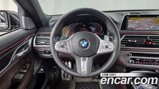 BMW 7-Series — Фото автомобиля 13