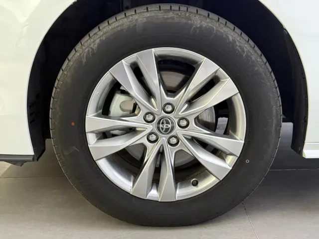 Toyota Sienna — Фото автомобиля 7