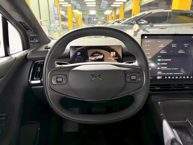 Xpeng P7+ — Фото автомобиля 19