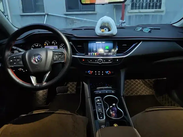 Buick Regal — Фото автомобиля 12