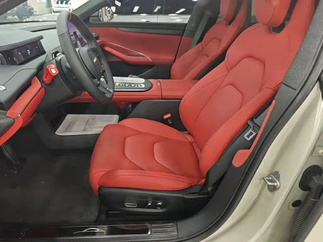 Xiaomi SU7 — Фото автомобиля 14