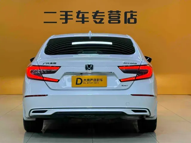 Honda Accord — Фото автомобиля 10
