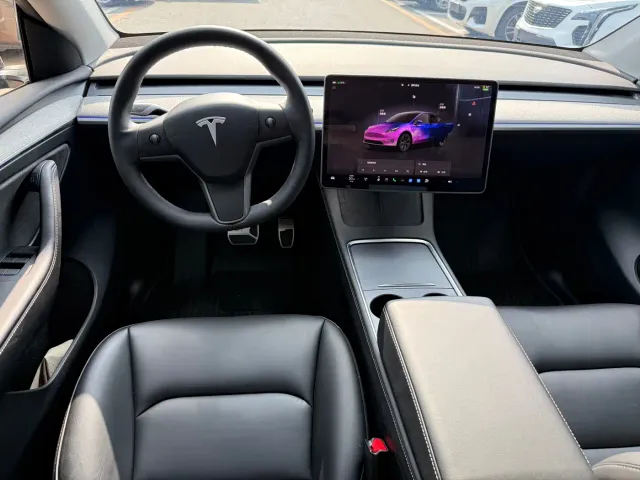 Tesla Model Y — Фото автомобиля 8