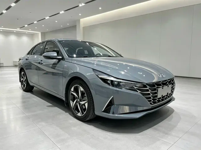Hyundai Elantra — Фото автомобиля 3