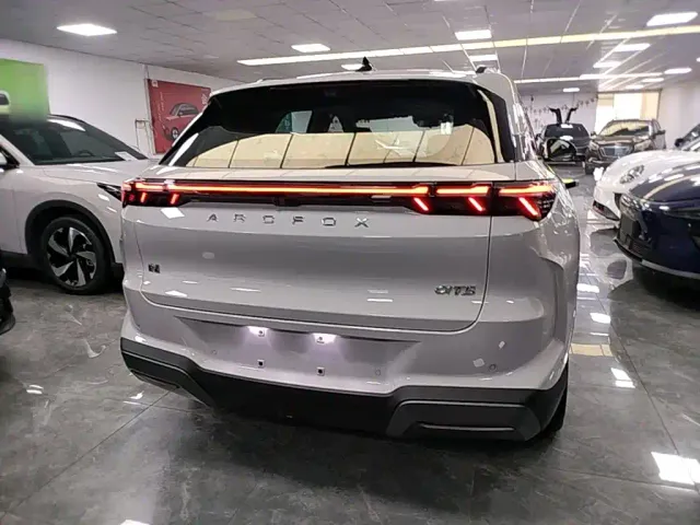 Arcfox Alpha T5 — Фото автомобиля 5