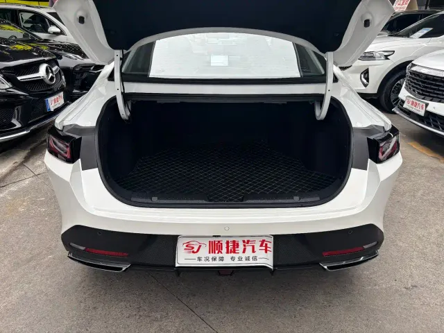 Changan Eado — Фото автомобиля 16