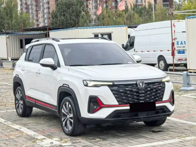 Changan CS35 Plus — Фото автомобиля 3