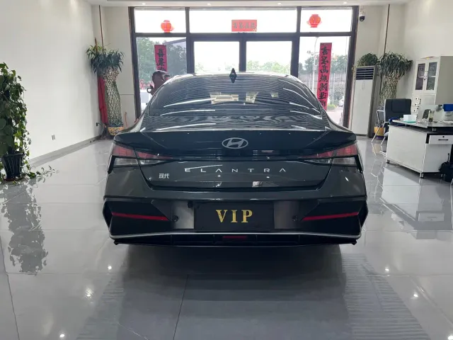 Hyundai Elantra — Фото автомобиля 5