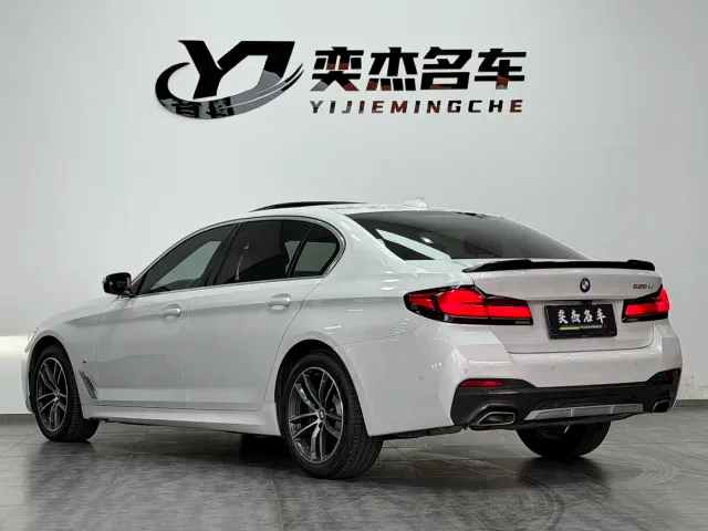 BMW 5 Series — Фото автомобиля 9