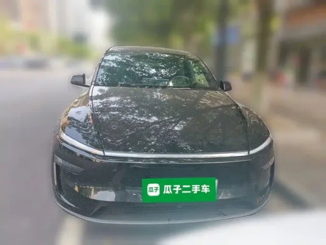 Tesla Model Y L — Фото автомобиля 2