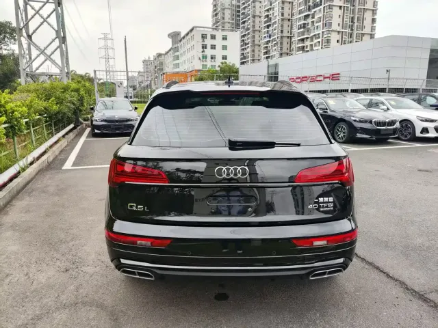 Audi Q5L — Фото автомобиля 3