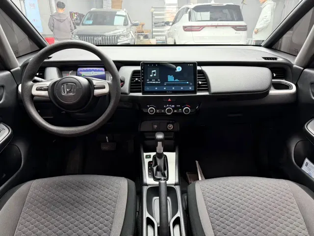 Honda Fit — Фото автомобиля 10
