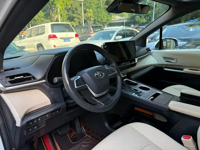 Toyota Granvia — Фото автомобиля 12