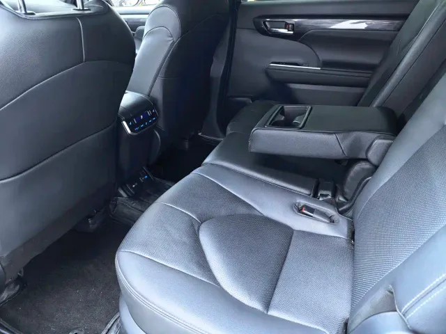 Toyota Crown Kluger — Фото автомобиля 6