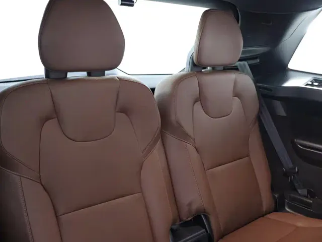 Volvo XC90 — Фото автомобиля 24
