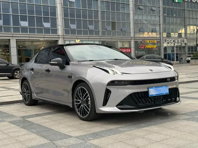 Lynk & Co 03 — Фото автомобиля 3