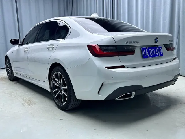 BMW 3 Series — Фото автомобиля 21