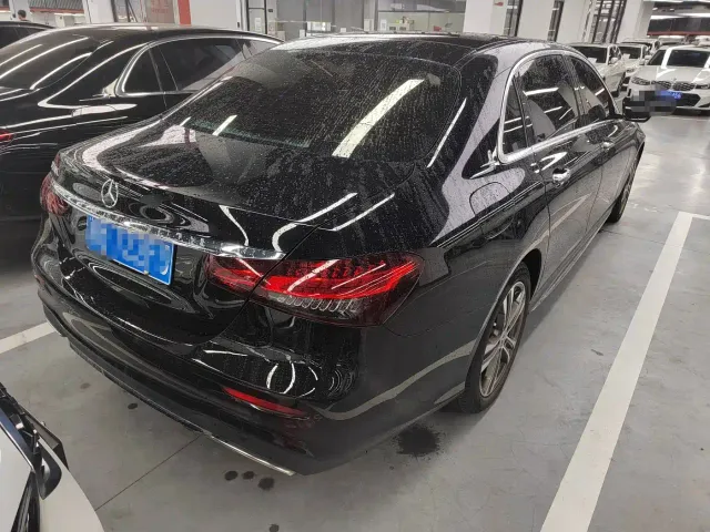 Mercedes-Benz E-Class — Фото автомобиля 19