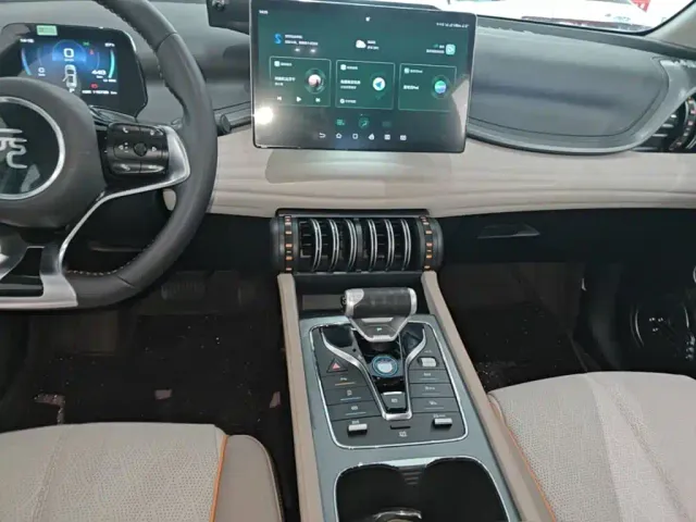 BYD Yuan PLUS — Фото автомобиля 12