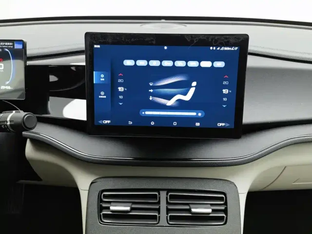 BYD Qin PLUS — Фото автомобиля 12