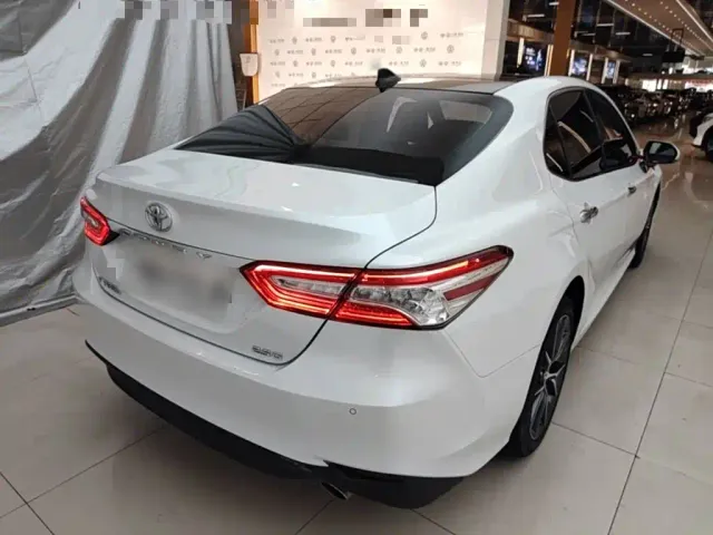 Toyota Camry — Фото автомобиля 6
