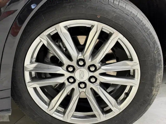 Cadillac XT6 — Фото автомобиля 3
