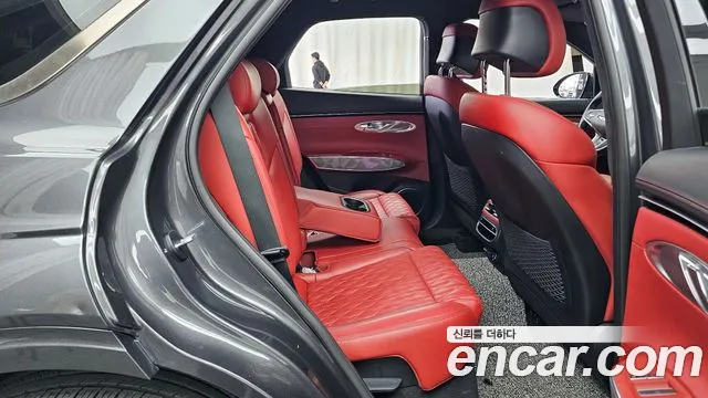Genesis GV70 2.5T Бензин AWD — Фото автомобиля 12